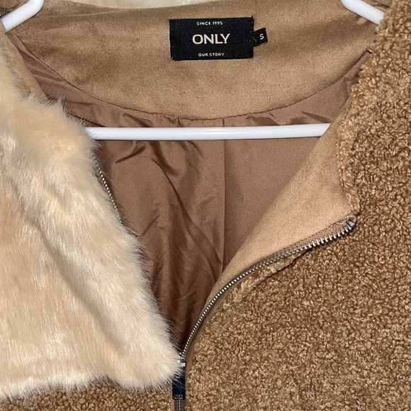 Fun faux fur jacket for a night out. - Picture 2 of 3